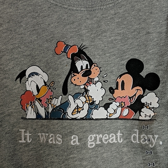 Disney x Uniqlo Great Day Sweatshirt - Picture 2 of 4